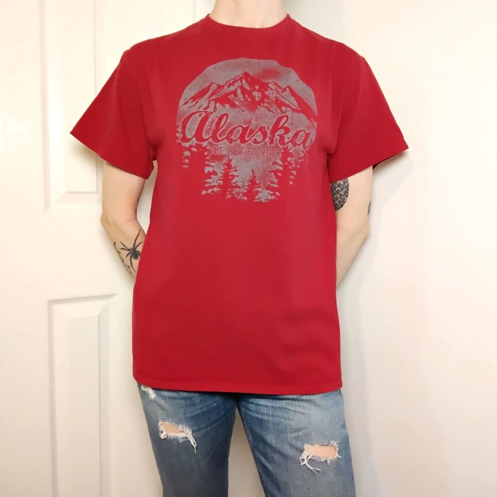 Alaska Graphic Tee Short Sleeve Size Medium Red